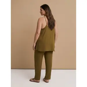 Women's Crepe Vest Mat Fashion Essential image-2