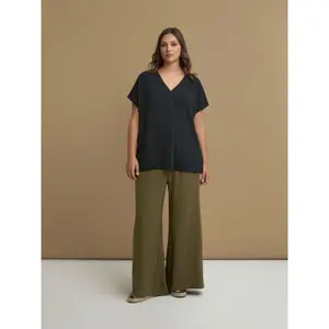 Women’s V-neck blouse Mat Fashion Essential image-1