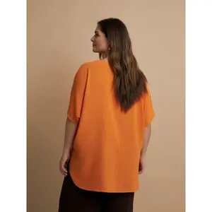 Women's Deep Back Crepe Blouse Mat Fashion image-3