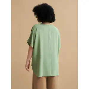 Women's Deep Back Crepe Blouse Mat Fashion image-3