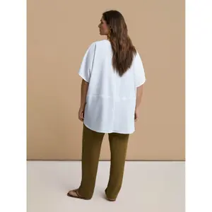Women's Deep Back Crepe Blouse Mat Fashion image-2