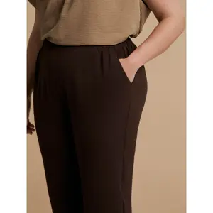 Women's Tapered Crepe Trousers Mat Fashion image-4