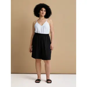 Women's Crepe Bermuda Shorts Mat Fashion image-1