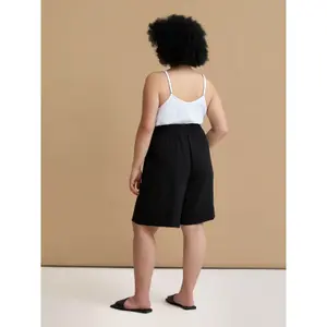 Women's Crepe Bermuda Shorts Mat Fashion image-2