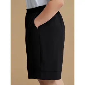 Women's Crepe Bermuda Shorts Mat Fashion image-4
