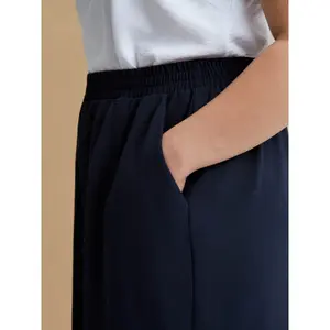 Women's Crepe Bermuda Shorts Mat Fashion image-4