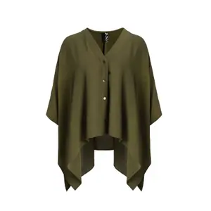 Women's V-Neck Crepe Top Mat Fashion Essential image-0