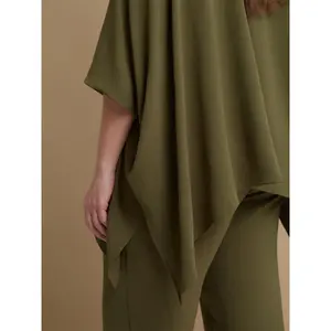 Women's V-Neck Crepe Top Mat Fashion Essential image-4