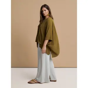 Women's V-Neck Crepe Blouse with Dipped Sides Mat Fashion Airwashed image-4