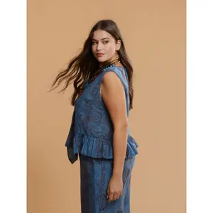 Sleeveless Paisley Pattern Blouse with Tie Detail Women's Mat Fashion image-4