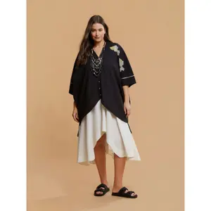 Embroidered Tunic with Buttons and Deep Back Women's Mat Fashion image-1
