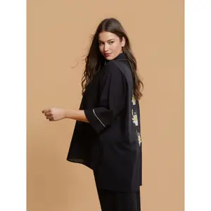 Chemise manches longues motif brodé au dos femme Mat Fashion image-4