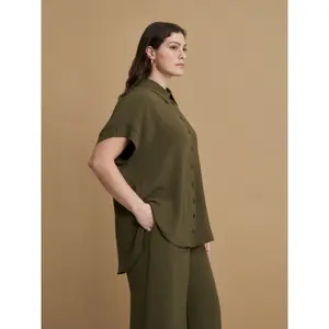 Round Hem Crepe Blouse Women Mat Fashion image-4
