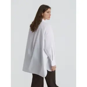 Women's Long Sleeve Shirt with Decorative Chain Mat Fashion image-3