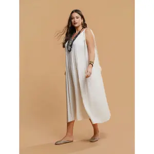 Robe longue avec liens à pompons sur les côtés en viscose et lin mujer Mat Fashion image-3