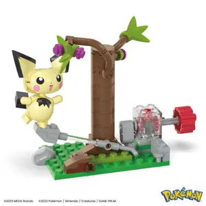 Building sets - Pichu picking Mattel Pokémon Mega Construx image-0