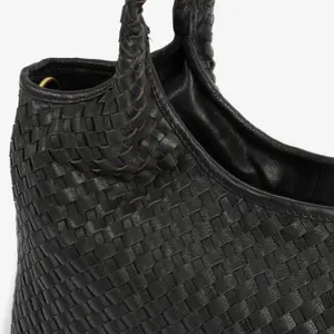 Torebka skórzana na ramię pleciona damska Matties Bags image-3