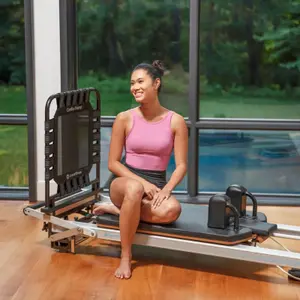 Reformer Pilates z pionowym wsparciem Merrithew At Home SPX image-2