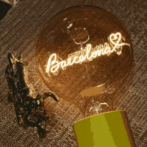 Lampadina E27 da tavolo Message in the Bulb Love barcelona image-1