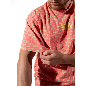 T-shirt Metal Boxe Post Cutting Treats image-5