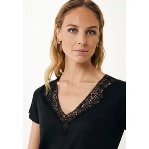 Embroidered V-Neck T-Shirt for Women Mexx image-4