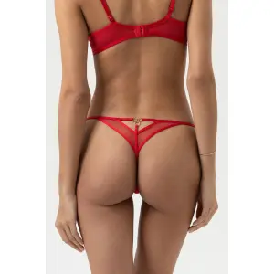 String Damen Mey Captivating image-2