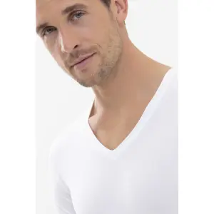 T-shirt de decote em V Mey Superior Modal image-3