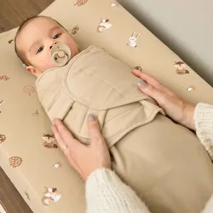 Couverture d'emmaillotage doublée pour bébé Meyco Baby image-1