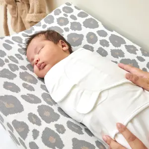 Couverture d'emmaillotage pour bébé Meyco Baby image-1
