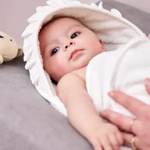Baby bath cape Meyco Baby Ruffle image-2