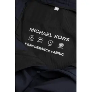 Pantalón de traje ligero con cordón de viaje Michael Kors image-1