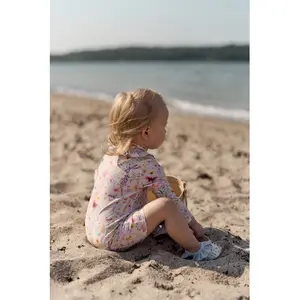 Combinaison de natation manches longues anti-UV à volants bébé fille Mikk-Line AOP image-3