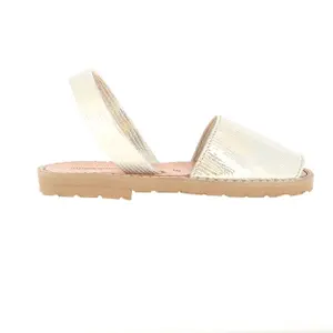 Baby girl metallic sandals Minorquines Avarca Laser Platino image-0