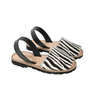 Baby girl zebra leather sandals Minorquines Avarca image-2