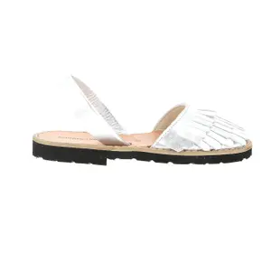 Girl's sandals Minorquines Avarca Sirena image-0