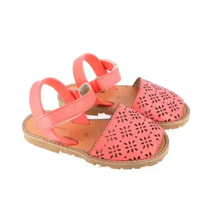 Perforated leather sandals for baby girls Minorquines Avarca velcro image-1