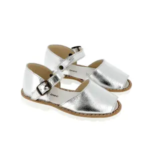 Metal buckle sandals for baby girl Minorquines Frailera Fiesta Blanca image-1