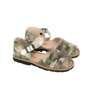 Camouflage leather buckle sandals for baby girls Minorquines Frailera image-1