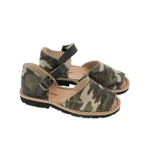 Camouflage leather buckle sandals for baby girls Minorquines Frailera image-1