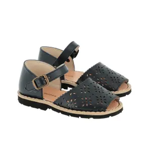 Flower girl perforated leather buckle sandals Minorquines Frailera image-1