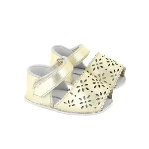 Perforated leather slippers for baby girl Minorquines Frailera image-2