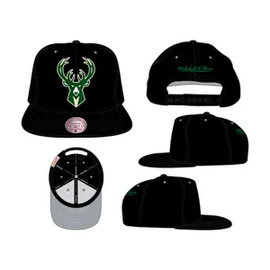 Snapback Cap Mitchell & Ness Core Basic Milwaukee Bucks image-0