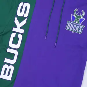 Mikina s kapucí s krátkým rukávem Milwaukee Bucks split image-1
