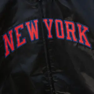 Chaqueta autoadhesiva New York Knicks image-5