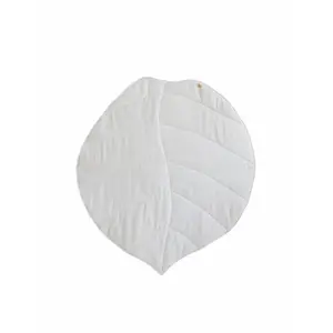 Alfombra de lino para niños Moi Mili "Blanc et Gris" image-0