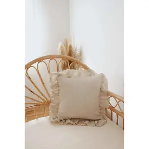 Funda de cojín de lino con volantes Moi Mili Sand Frill image-1