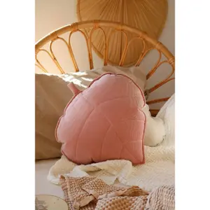Cuscino a forma di foglia in velluto Moi Mili Soft Pink image-2