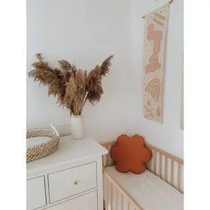 Coussin en velours fleuri Moi Mili Papaya image-1