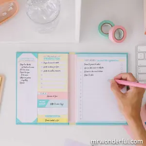 Sticky notes to keep tasks on track Mr. Wonderful image-1