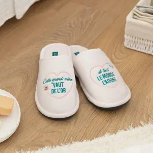 Zapatillas - esta abuelita vale su peso en oro y todo el mundo la adora Mr. Wonderful image-0